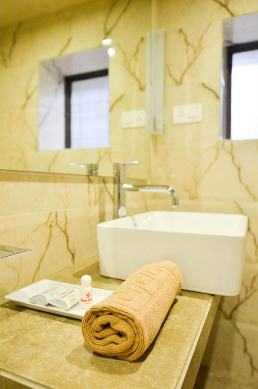 Rama Krishna Hotel Mumbai  Buitenkant foto