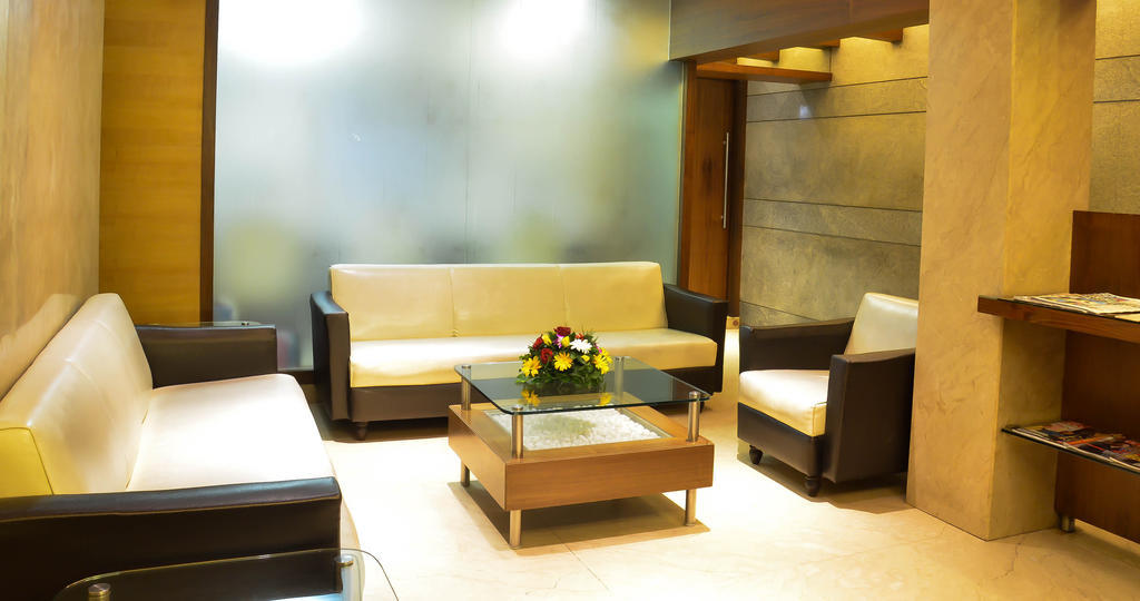 Rama Krishna Hotel Mumbai  Buitenkant foto