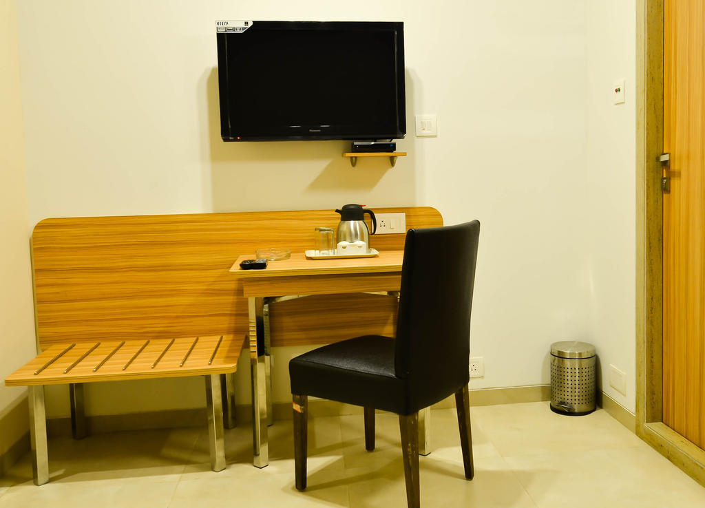 Rama Krishna Hotel Mumbai  Buitenkant foto