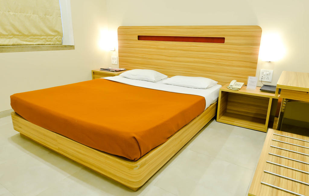 Rama Krishna Hotel Mumbai  Buitenkant foto