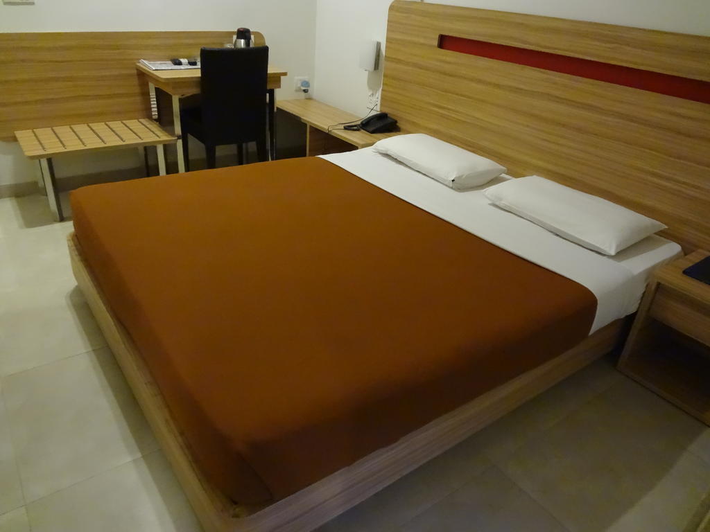 Rama Krishna Hotel Mumbai  Buitenkant foto