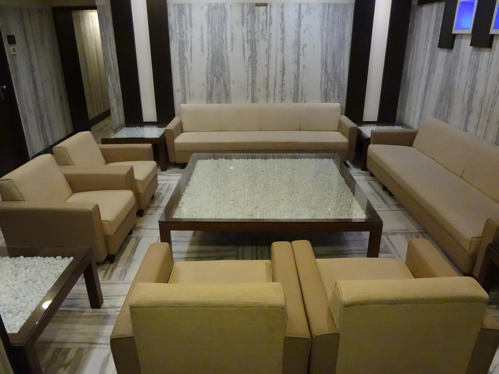 Rama Krishna Hotel Mumbai  Buitenkant foto
