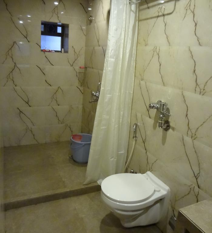Rama Krishna Hotel Mumbai  Buitenkant foto
